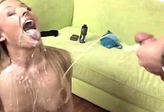 Super Hot Babe Gets A Big Spunk flow