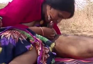 Indian Wife In Traditional Desi Outfits Sari Having Sex In Jungle